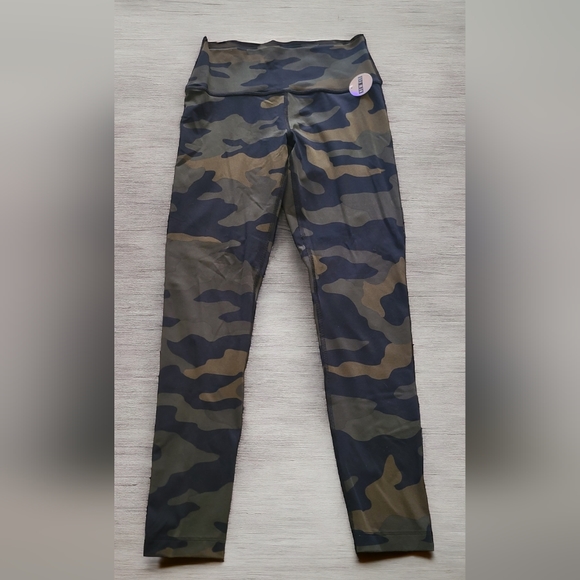 PINK Victoria's Secret Pants - Victoria's Secret PINK Camo Ultimate Leggings, NWT, M